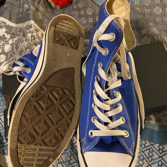 Converse - Picture 2 of 3